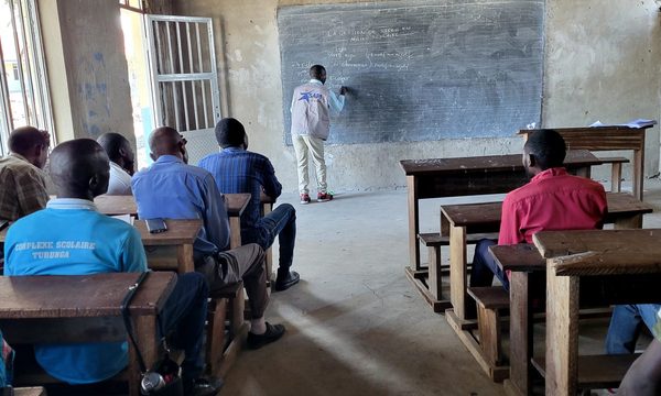 Salle de classe lors d'une séance de SAPI en RDC