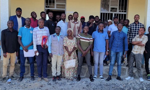 Photo de groupe d'une activité de SAPI en RDC